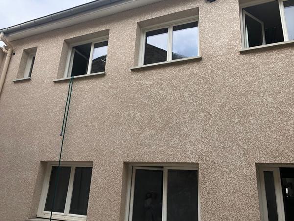 Centre ville Local commercial Sainte Sigolene 225 M2
