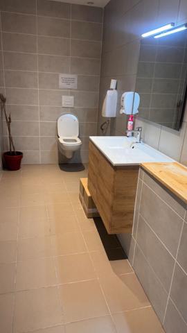 Centre ville Local commercial Sainte Sigolene 225 M2