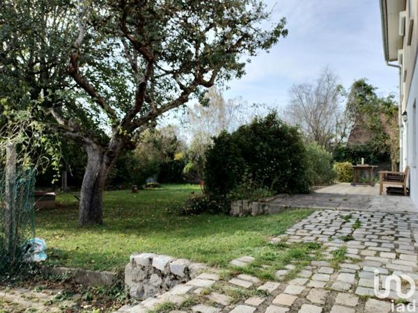 Maison 10 pièces de 224 m² à Amilly (45200)