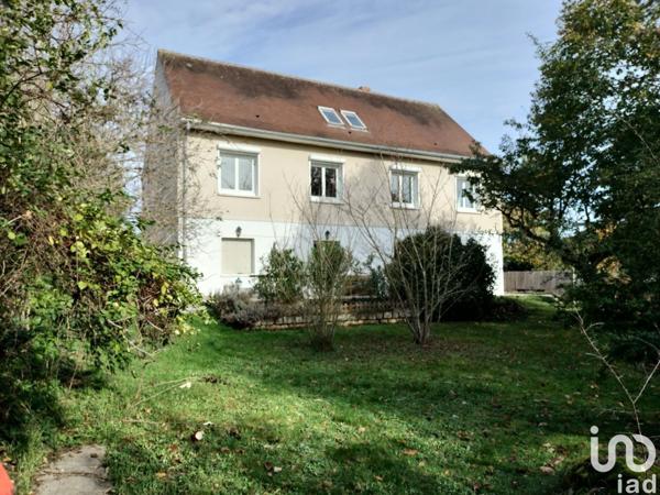 Maison 10 pièces de 224 m² à Amilly (45200)