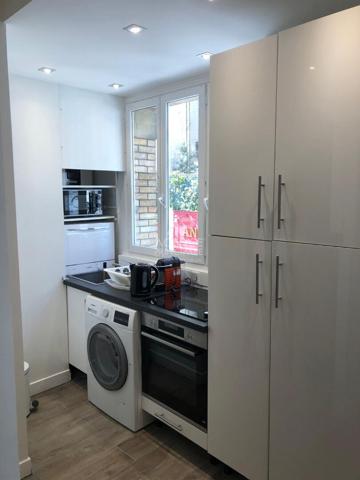 "Paris 16è - Passy" Très Joli appartement meublé de 2 pièces 30 m2 ! Loyer 1 398 €/mois charges comprises **  - Référence  23252
