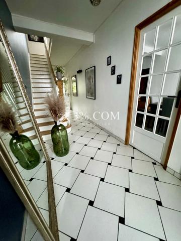 Maison 6 pièce(s) 3 chambre(s) 130 m²