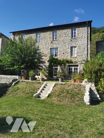 Maison d'habitation avec jardin