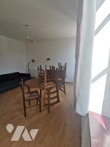 Maison d'habitation avec jardin