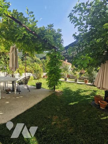 Maison d'habitation avec jardin