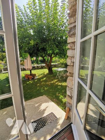 Maison d'habitation avec jardin