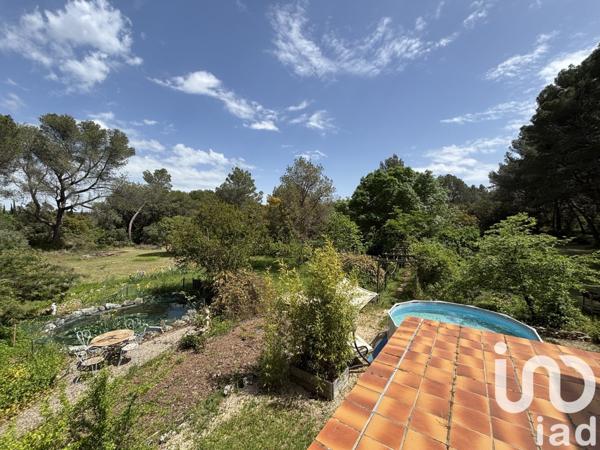 Maison traditionnelle 5 pièces de 120 m² à Pélissanne (13330)