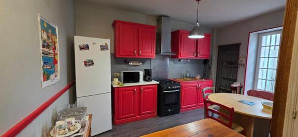 Maison 3 chambres, cave et agréable jardin