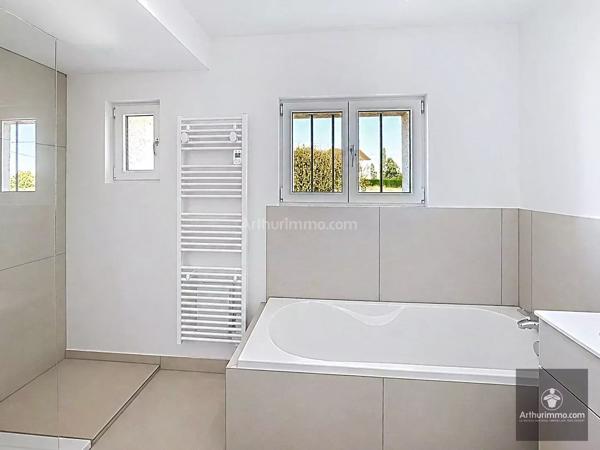 Location                                                      Maison
                        
                     6 pièces                      120 m2                     à Briennon