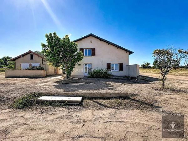 Location                                                      Maison
                        
                     6 pièces                      120 m2                     à Briennon
