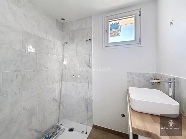 Location                                                      Maison
                        
                     6 pièces                      120 m2                     à Briennon