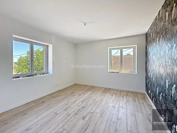 Location                                                      Maison
                        
                     6 pièces                      120 m2                     à Briennon
