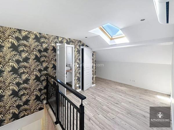 Location                                                      Maison
                        
                     6 pièces                      120 m2                     à Briennon