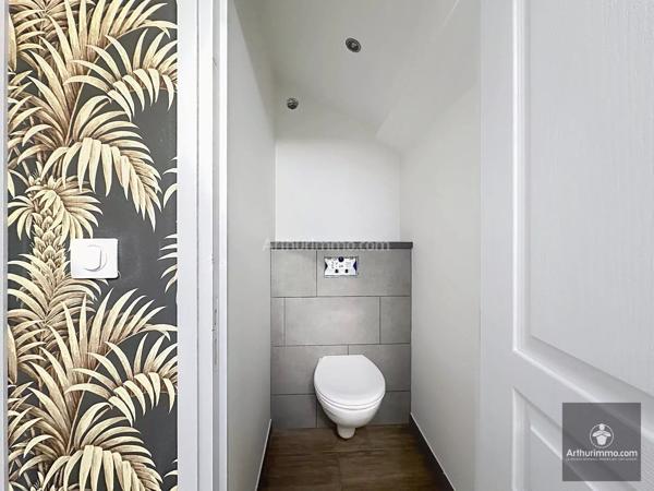 Location                                                      Maison
                        
                     6 pièces                      120 m2                     à Briennon