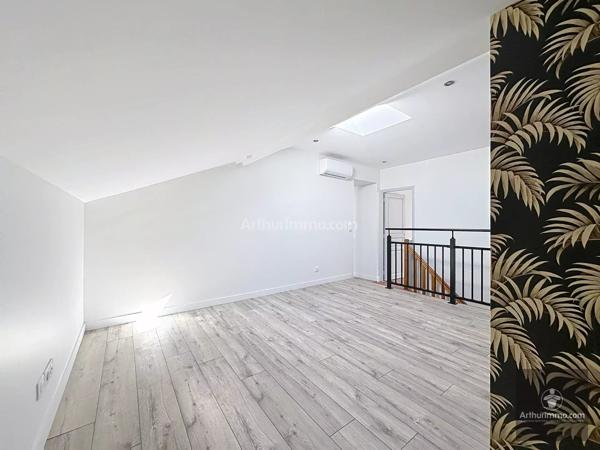 Location                                                      Maison
                        
                     6 pièces                      120 m2                     à Briennon