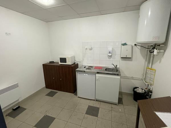 Local d'activites 500 m² à louer GRAND-FOUGERAY (réf : 35.6836)