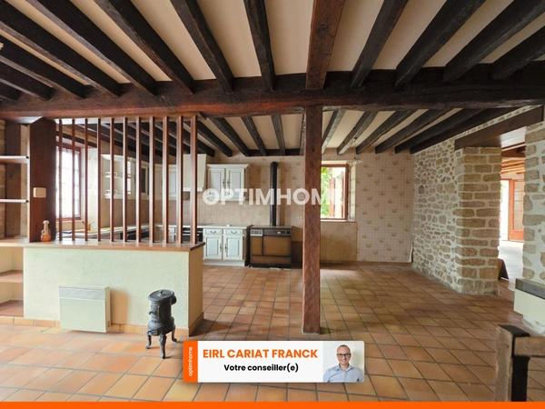 MAISON EN PIERRE DE 188 M2 SUR ÉTAGE, L’ENSEMBLE SUR 570 M² DE TERRAIN CLOS AVEC DES DÉPENDANCES >