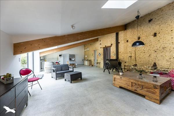 Maison à vendre |  Mas-Grenier |  5 pièces | 184 m²