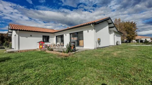 À vendre - Maison contemporaine, 5 pièces située à Saint-Vincent-de-Paul (40990)