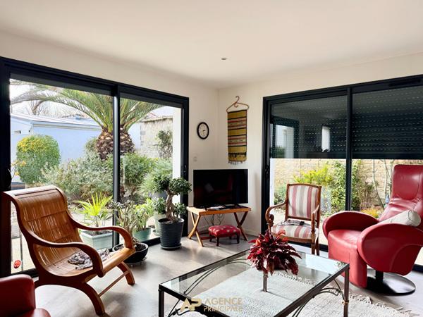 Maison - 4 pièces - La Rochelle €479 000 ** - Référence HDO684D