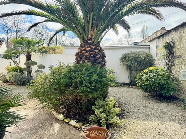 Maison - 4 pièces - La Rochelle €479 000 ** - Référence HDO684D