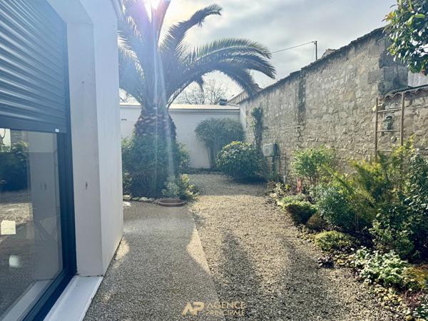 Maison - 4 pièces - La Rochelle €479 000 ** - Référence HDO684D
