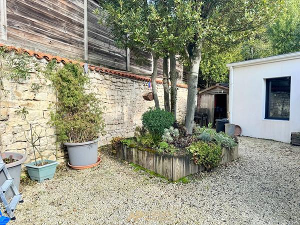 Maison - 4 pièces - La Rochelle €479 000 ** - Référence HDO684D