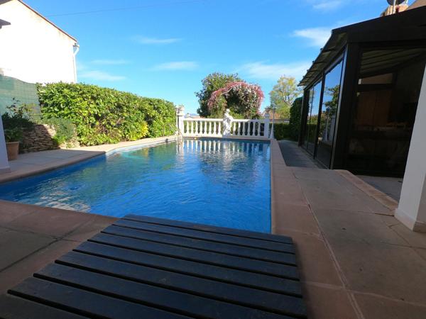 Superbe villa avec piscine – Quartier recherché