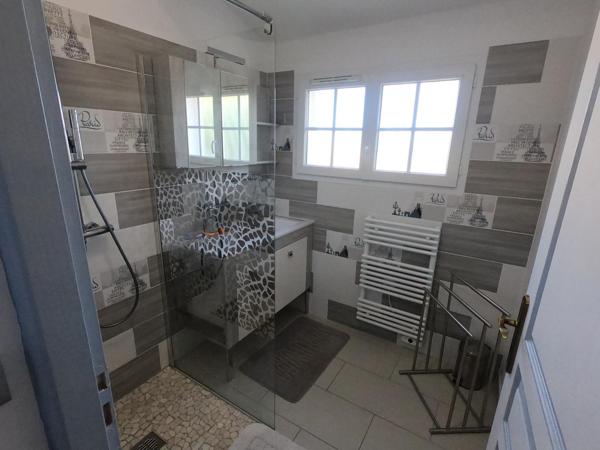 Superbe villa avec piscine – Quartier recherché