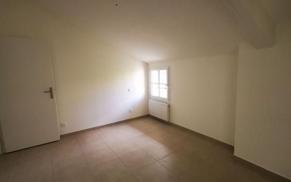 Appartement à louer    2 pièces •  Villeneuve-lès-Avignon
