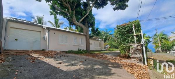 Maison 7 pièces de 110 m² à Saint-Pierre (97410)