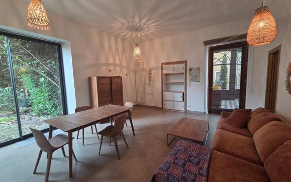 Appartement à louer    2 pièces • 52 m2 Nemours