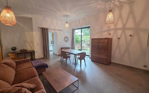 Appartement à louer    2 pièces • 52 m2 Nemours