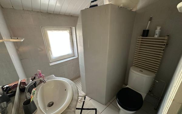 Maison à vendre    2 pièces • 246 m2 Bourg-de-Péage