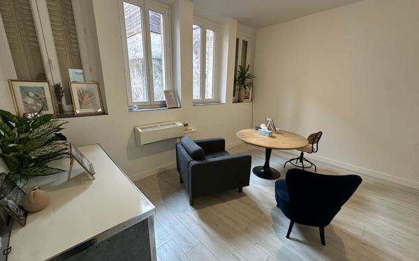 Maison à vendre    2 pièces • 246 m2 Bourg-de-Péage