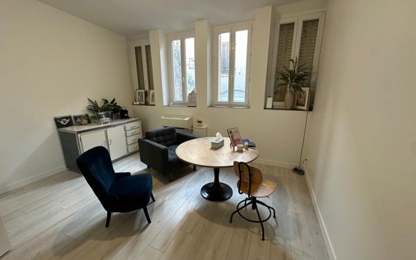 Maison à vendre    2 pièces • 246 m2 Bourg-de-Péage