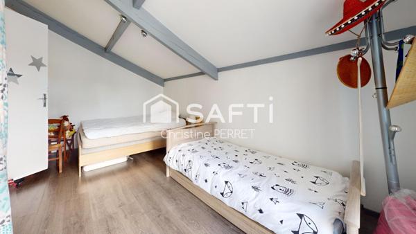 Maison T4 110 M2 ,terrain 957m2, piscine , garage