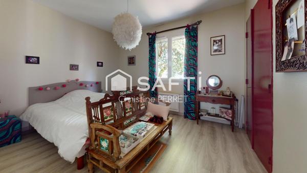 Maison T4 110 M2 ,terrain 957m2, piscine , garage