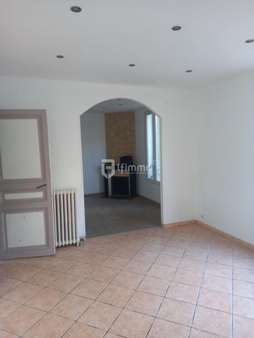 Maison 5 pièces avec jardin de 450 environ