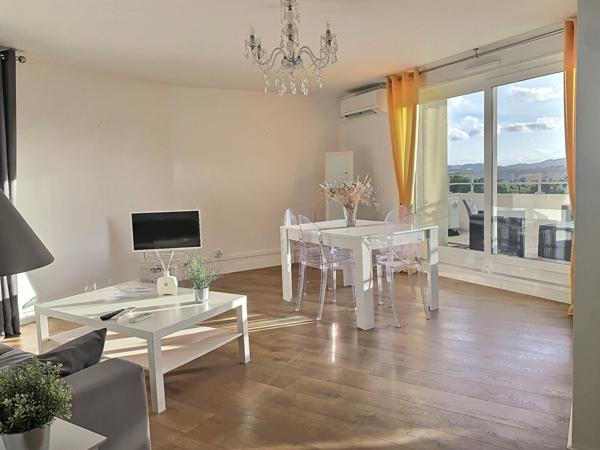 A louer appartement meublé de type 3 avec terrasse et parking a marseille (13013) Quartier Saint Mitre