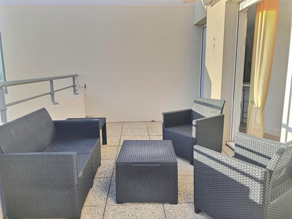 A louer appartement meublé de type 3 avec terrasse et parking a marseille (13013) Quartier Saint Mitre