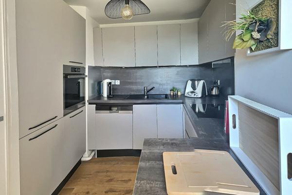 A louer appartement meublé de type 3 avec terrasse et parking a marseille (13013) Quartier Saint Mitre