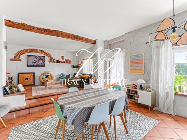 Maison de caractère avec piscine, 5 chambres et vue dégagée