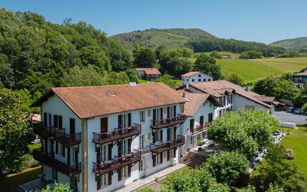 HÔTEL / RESTAURANT DE PRESTIGE à vendre au cœur du Pays basque - Murs + Fonds