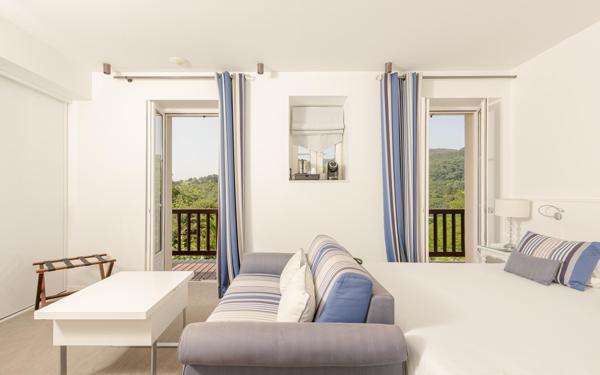 HÔTEL / RESTAURANT DE PRESTIGE à vendre au cœur du Pays basque - Murs + Fonds