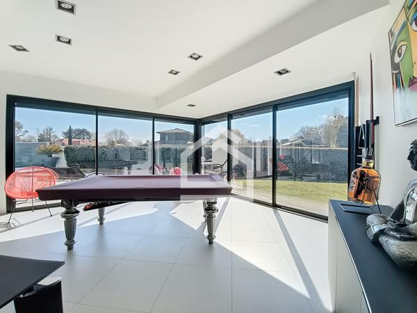 Maison 7 pièce(s) 5 chambre(s) 390 m²