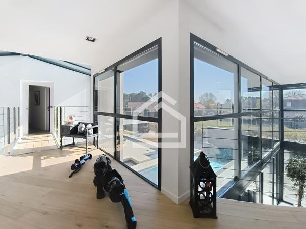 Maison 7 pièce(s) 5 chambre(s) 390 m²