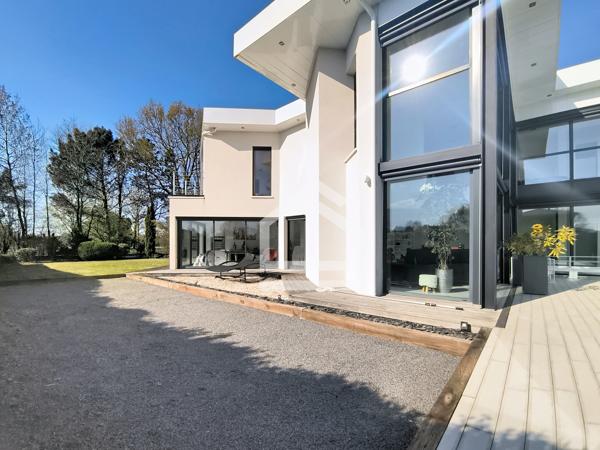 Maison 7 pièce(s) 5 chambre(s) 390 m²