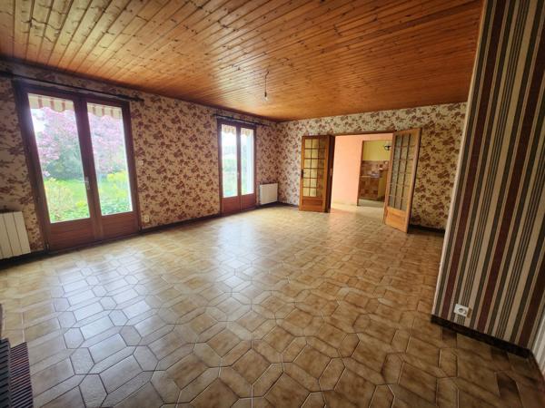 Sainte-Gemme-la-Plaine (85400) Maison plain-pied 4 chambres et garage
