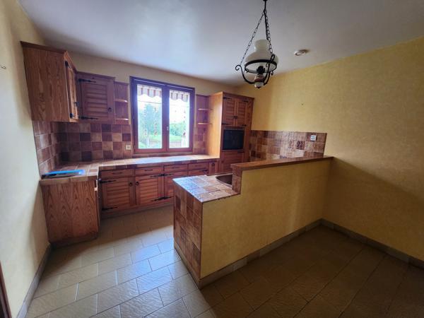 Sainte-Gemme-la-Plaine (85400) Maison plain-pied 4 chambres et garage